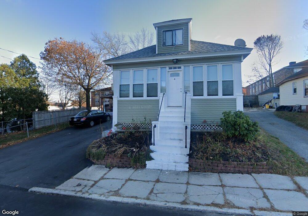 4 Ferguson St unit 2    4, Lawrence, MA 01843 - photo 1