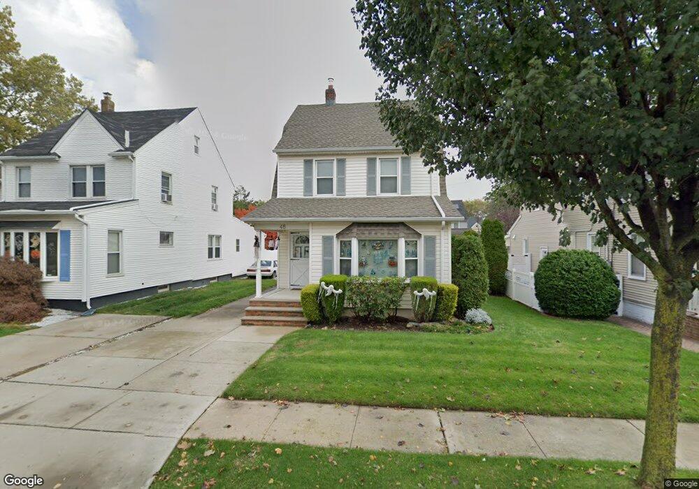 48 Juniper Ave, Mineola, NY 11501 - photo 1