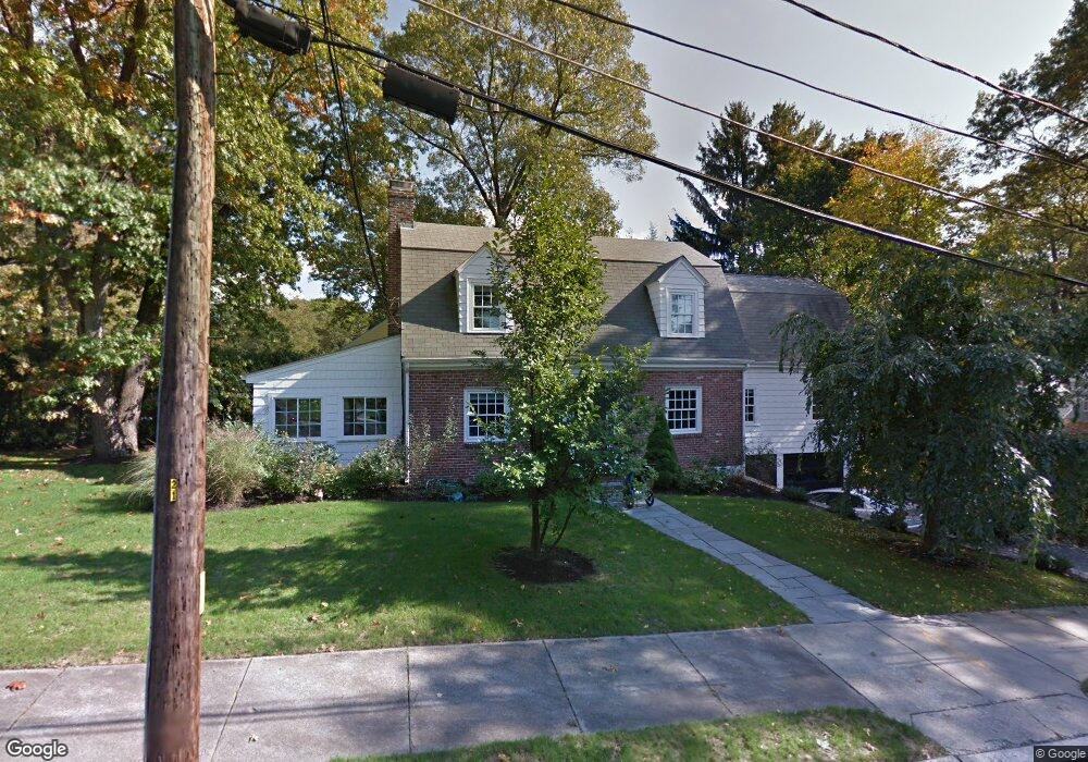 192 Carlton Rd, Waban, MA 02468 - photo 1