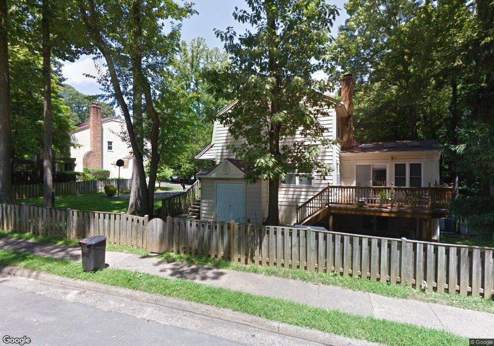 9974 Hemlock Woods Ln, Burke, VA 22015 - photo 1