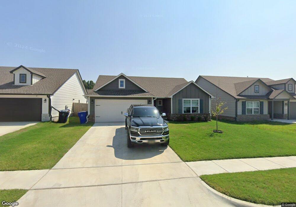 1933 E Van Buren St, Broken Arrow, OK 74011 - photo 1