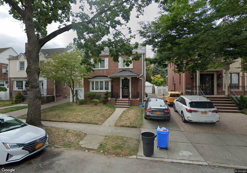 18512 80th Rd, Jamaica, NY 11432 - photo 1