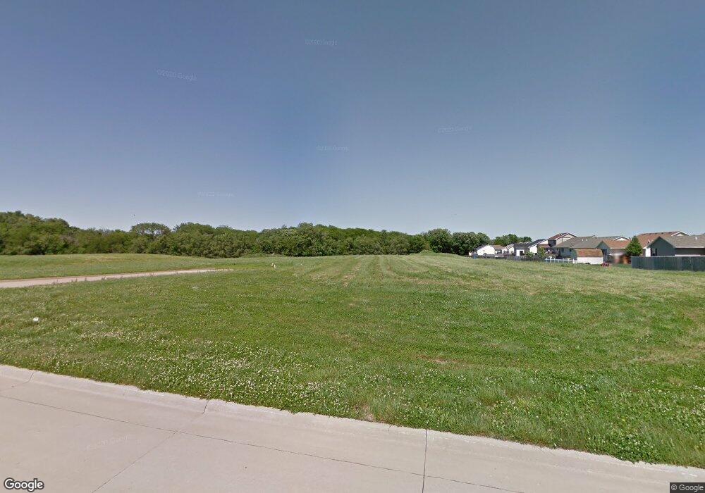 2303 Shadow Creek Cir, Des Moines, IA 50320 - photo 1