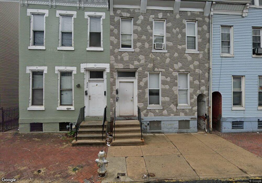 822 N 10th St, Reading, PA 19604 - photo 1