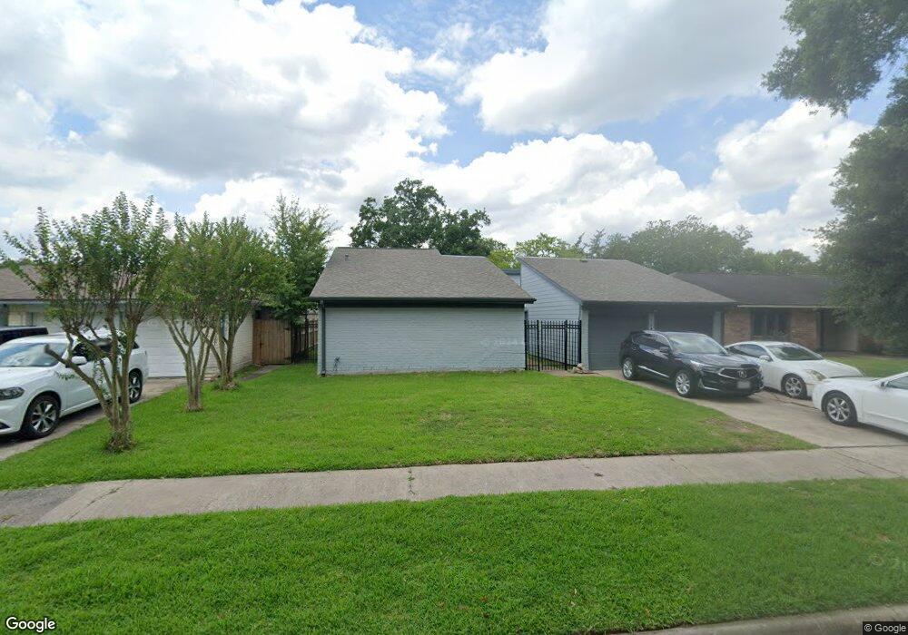 16422 Tibet Rd, Friendswood, TX 77546 - photo 1