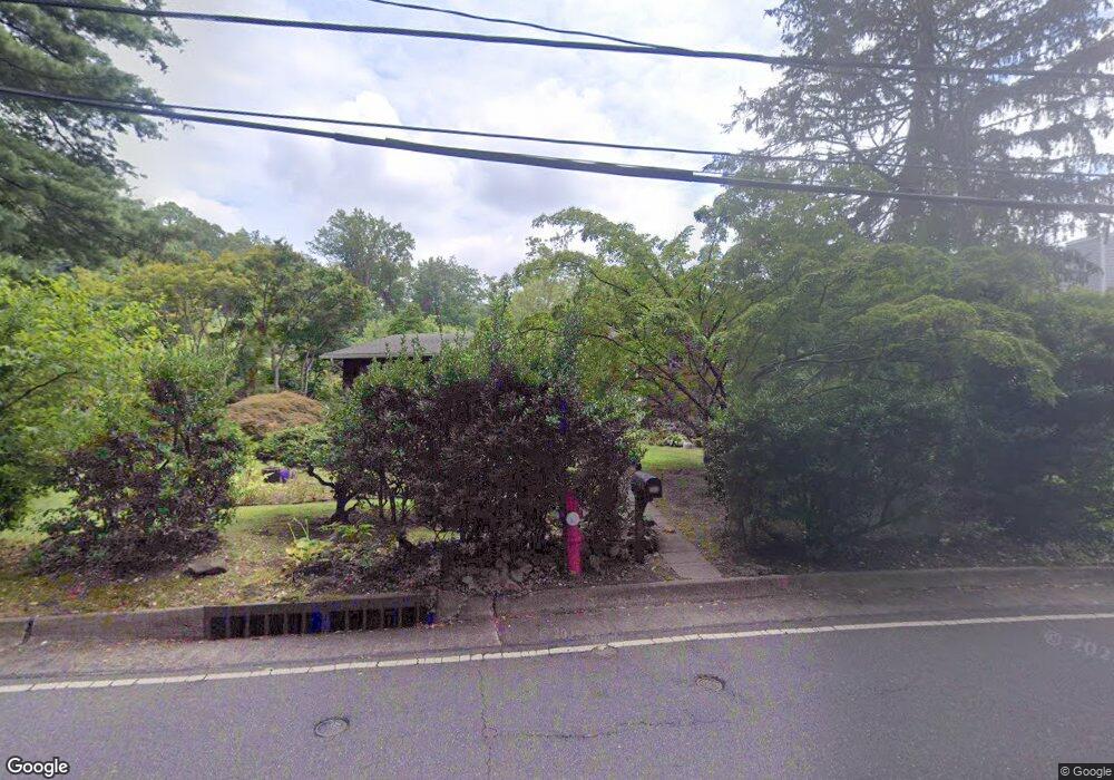 381 Littleworth Ln, Sea Cliff, NY 11579 - photo 1