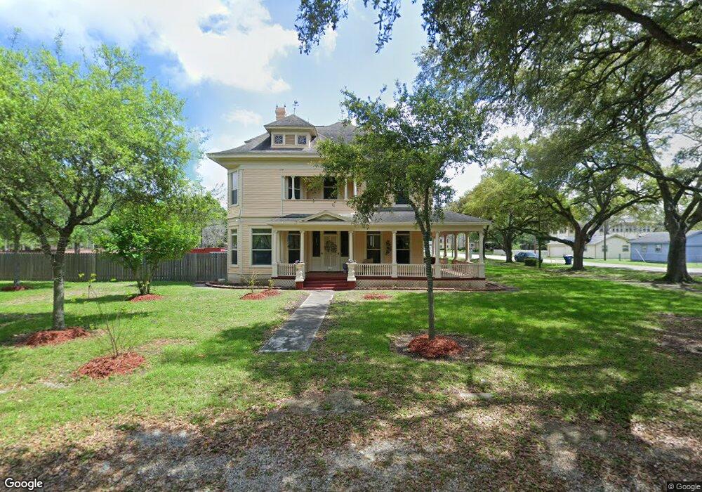 2417 Avenue H, Bay City, TX 77414 - photo 1