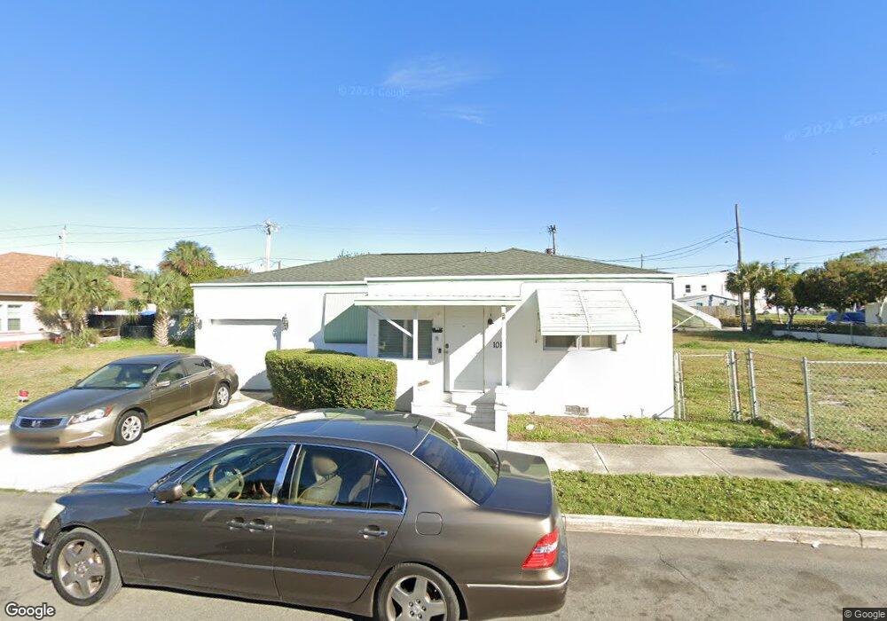 1013 20th St, West Palm Beach, FL 33407 - photo 1