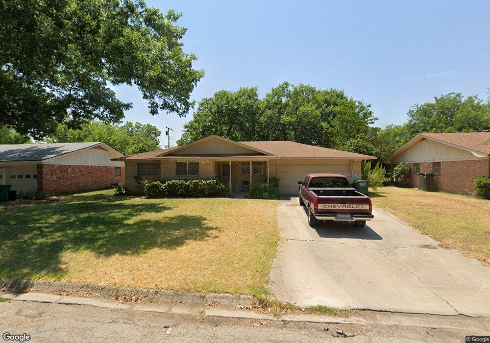 603 Melody Ln, Gainesville, TX 76240 - photo 1
