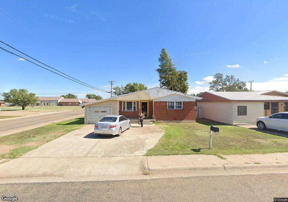 414 N Meredith Ave, Dumas, TX 79029 - photo 1