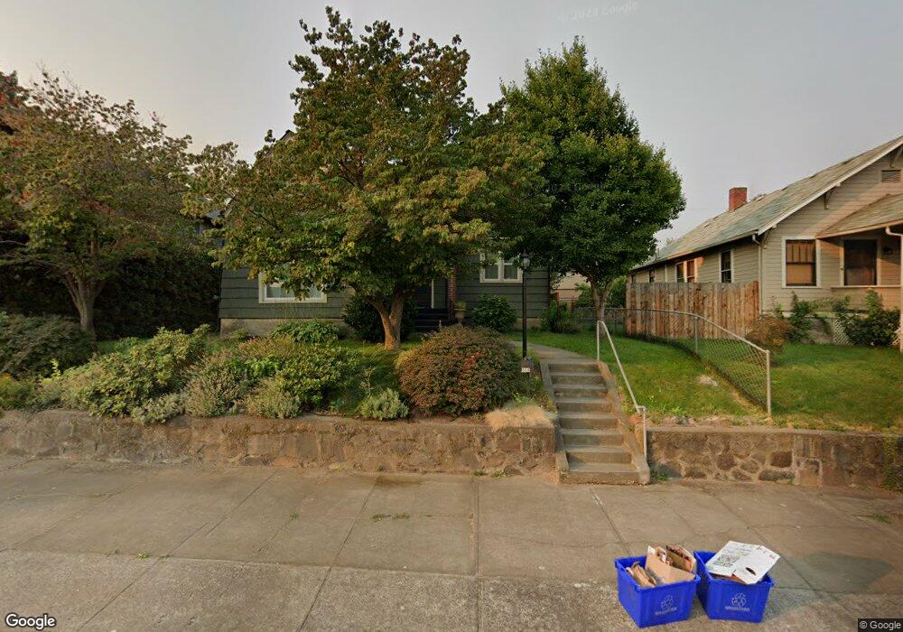 504 W 10th St, the Dalles, OR 97058 - photo 1