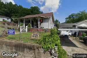 122 Nicholls Ave, Whitesville, WV 25209