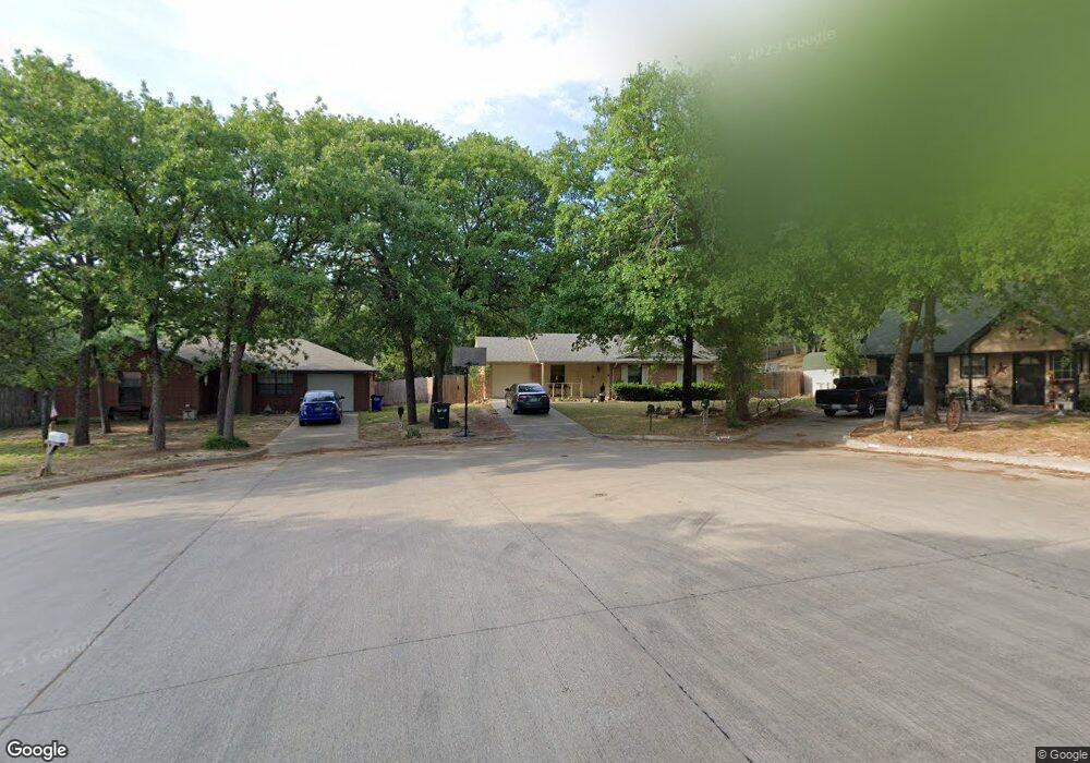 801 Red Oak Ct, Azle, TX 76020 - photo 1