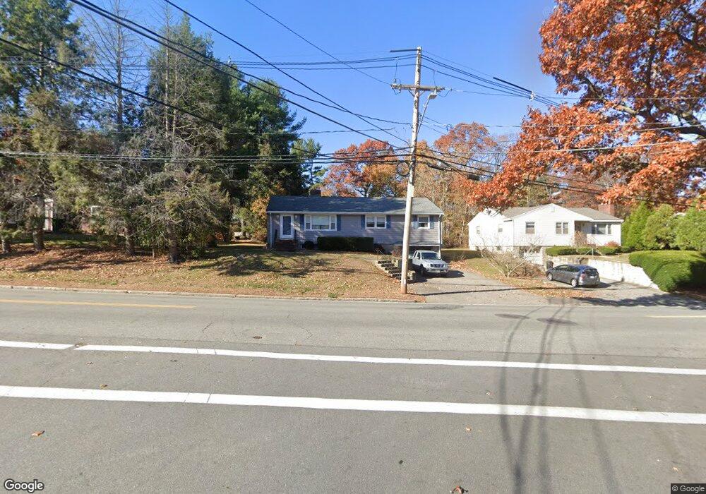 138 Mishawum Rd, Woburn, MA 01801 - photo 1