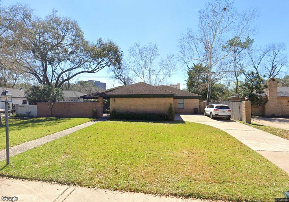 10031 Locke Ln, Houston, TX 77042 - photo 1