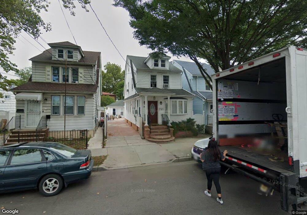 158-26 78th Ave, Fresh Meadows, NY 11366 - photo 1