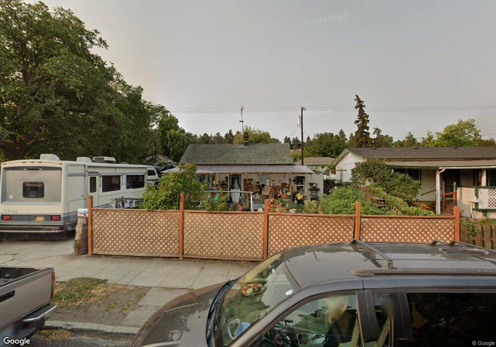 310 W 9th St, the Dalles, OR 97058 - photo 1