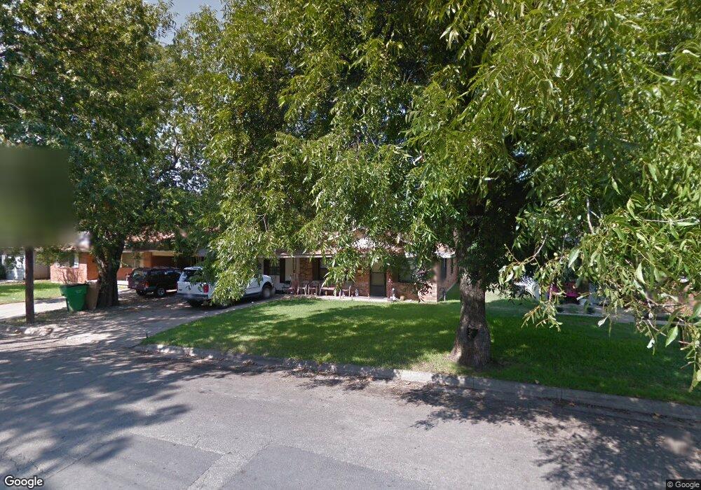 1011 N Clements St, Gainesville, TX 76240 - photo 1