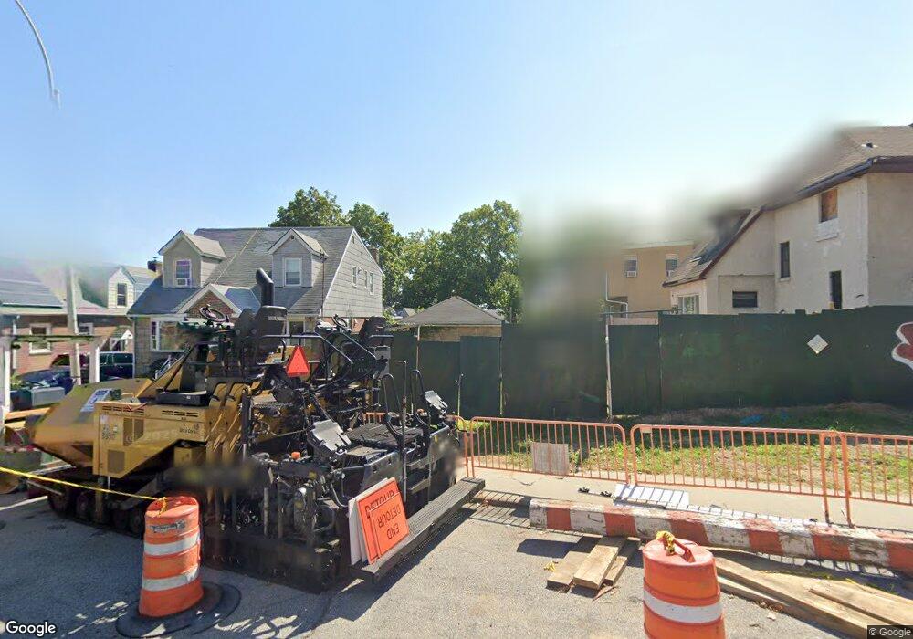 32-43 Utopia Pkwy, Flushing, NY 11358 - photo 1