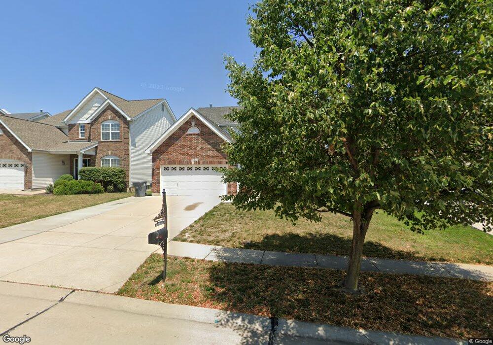 125 Towergate Dr, Lake Saint Louis, MO 63367 - photo 1