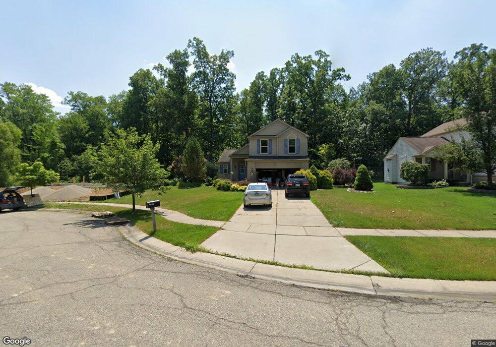 7577 Turrillium Ln, Waterford, MI 48327 - photo 1