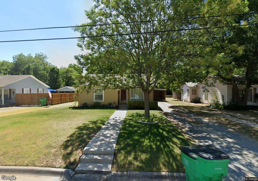 911 S Howeth St, Gainesville, TX 76240 - photo 1