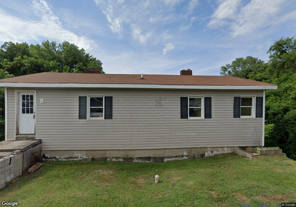 201 Pennsylvania Ave, Reidsville, NC 27320 - photo 1