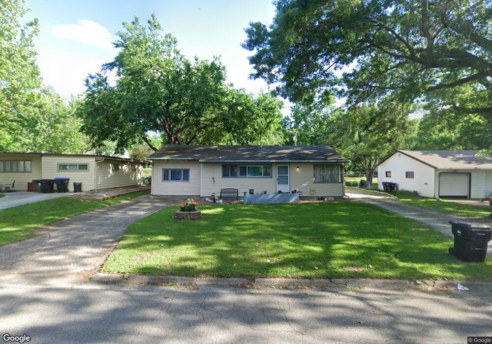 1925 SW Tara Ave, Topeka, KS 66611 - photo 1