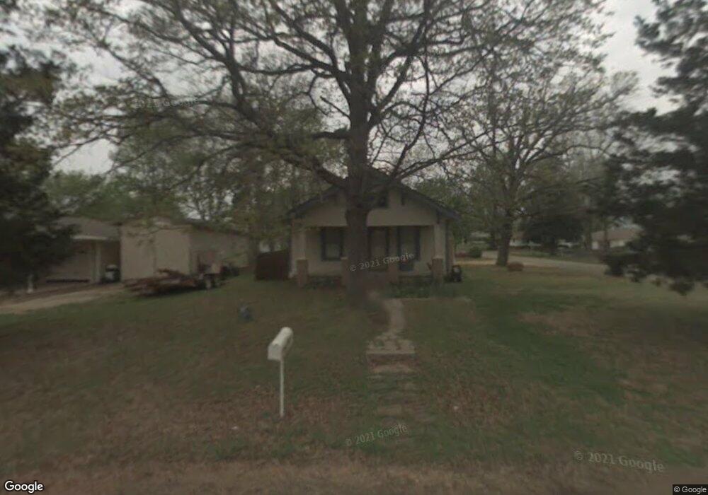 1302 S 3rd St, Hugo, OK 74743 - photo 1