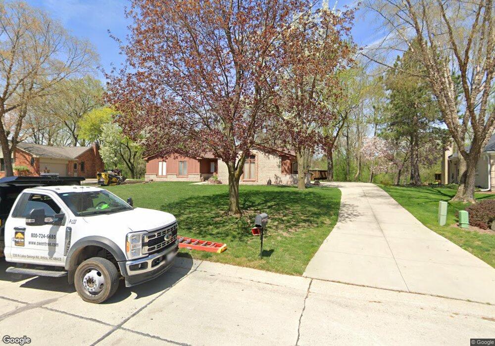 1792 Brookview Cir, Bloomfield Hills, MI 48304 - photo 1