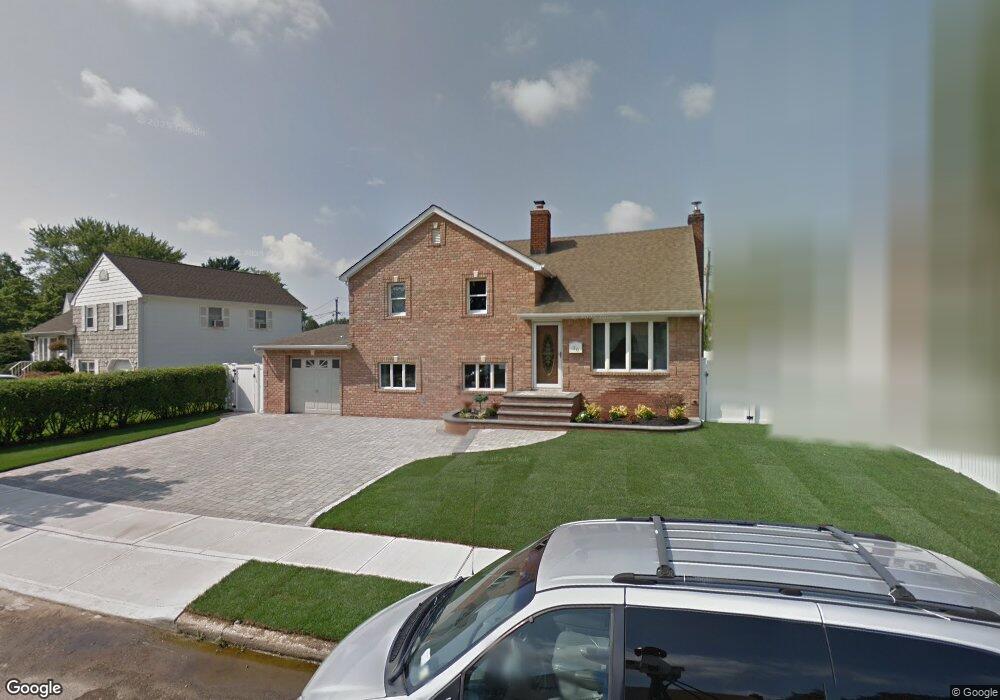 20 N Brittany Dr, Bethpage, NY 11714 - photo 1