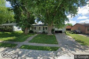 1107 N Thornwood Ave, Davenport, IA 52804