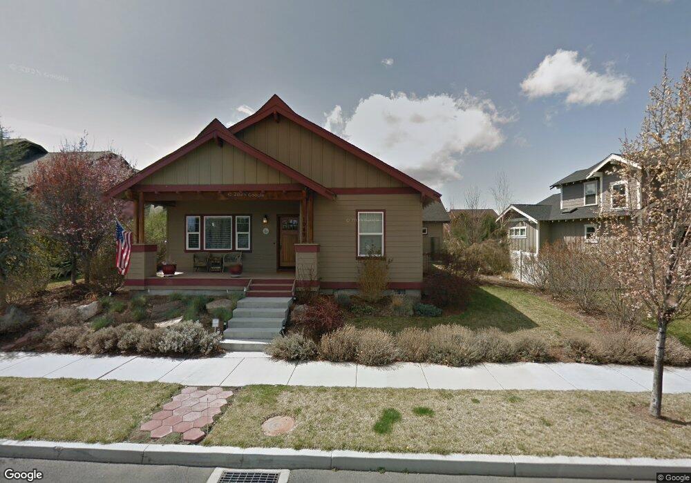 1049 NW Rimrock Dr, Redmond, OR 97756 - photo 1