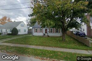 135 Roslyn Ave, Cranston, RI 02910