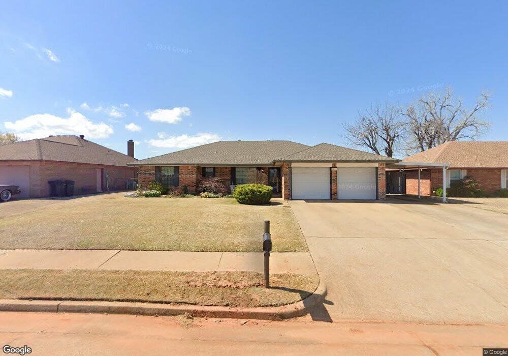 1817 N Lincoln Ave, Moore, OK 73160 - photo 1