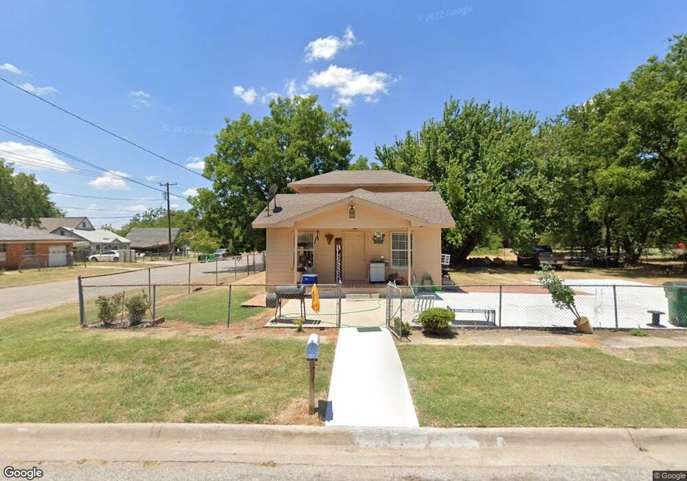 701 Buck St, Gainesville, TX 76240 - photo 1