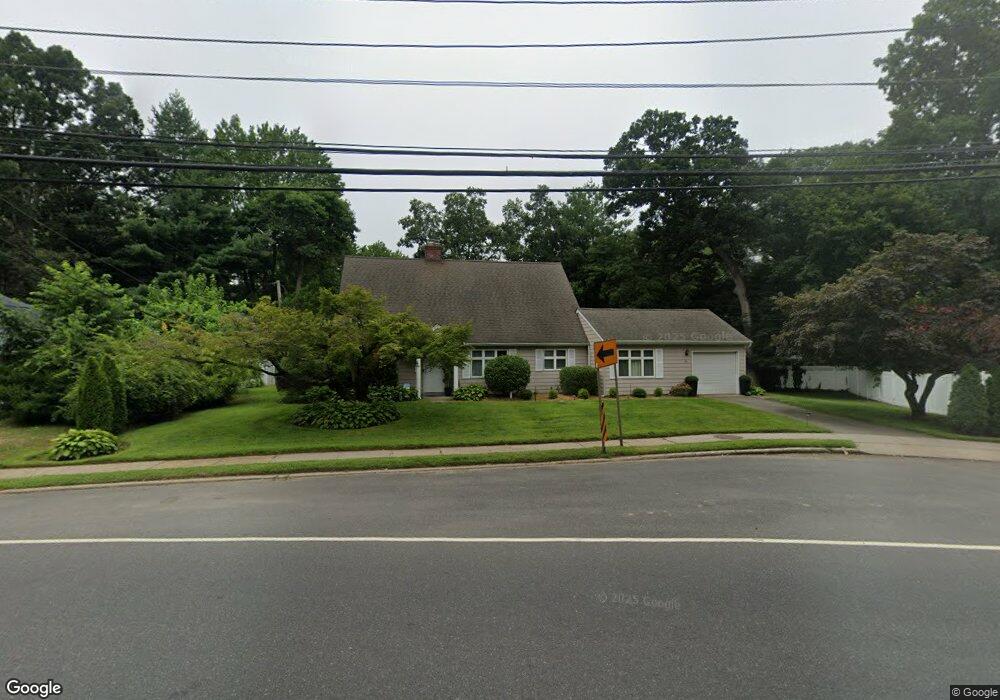 81 Dorsoris Ln unit 1, Glen Cove, NY 11542 - photo 1