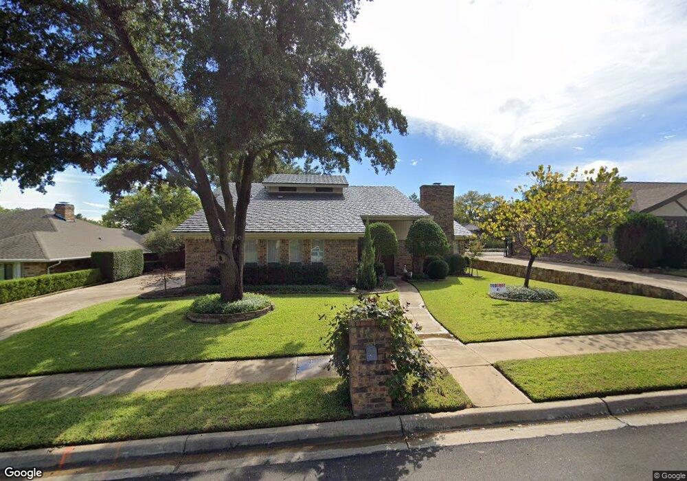 416 Eagle Dr, Bedford, TX 76021 - photo 1