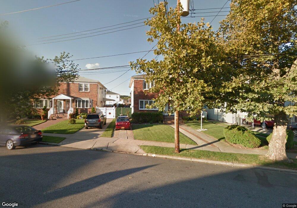 105 Tysens Ln, Staten Island, NY 10306 - photo 1