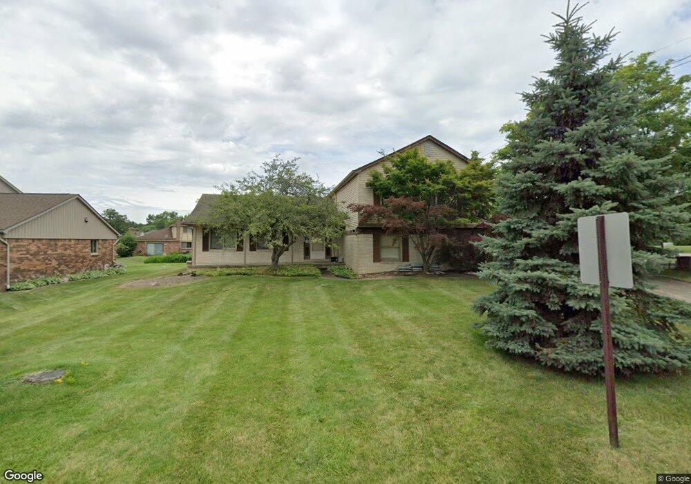 2110 Kolomyia St, West Bloomfield, MI 48324 - photo 1