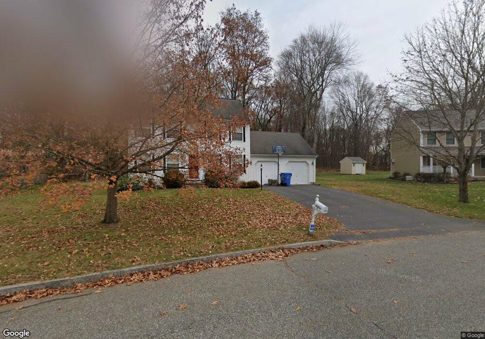 335 Meadowbrook Dr, Manchester, CT 06042 - photo 1