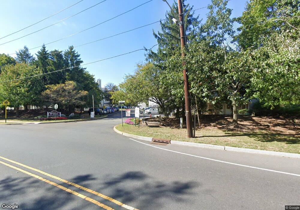 275 Prestwick Way unit 275, Edison, NJ 08820 - photo 1