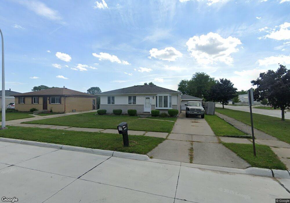 16002 Wellington Ave, Roseville, MI 48066 - photo 1