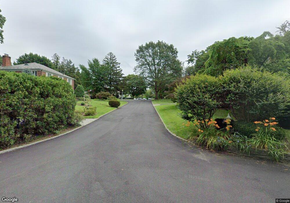 407- 4 Trumbull Rd, Munsey Park, NY 11030 - photo 1