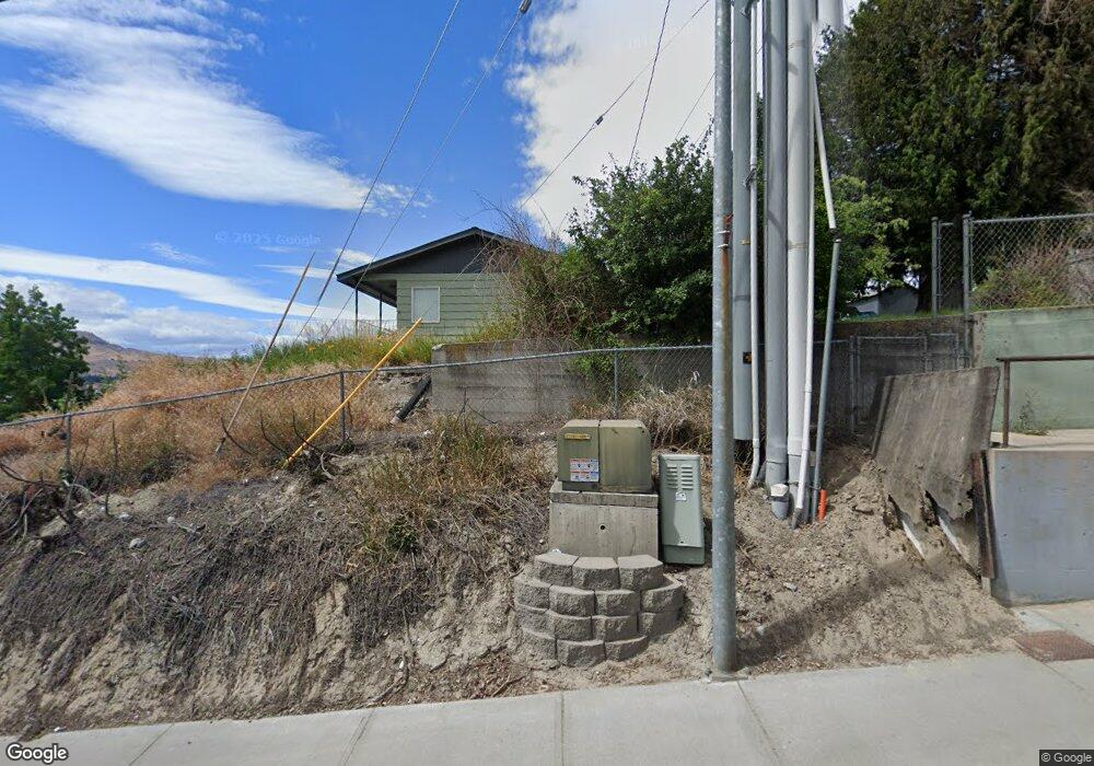 225 9th St NE, East Wenatchee, WA 98802 - photo 1