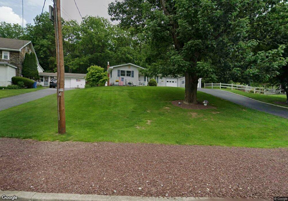 765 S Lehigh Gap St, Walnutport, PA 18088 - photo 1