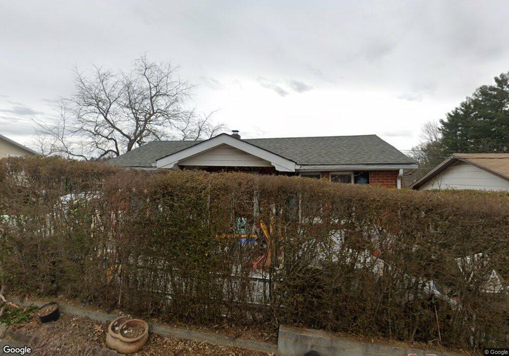 112 Oakhurst St, Hendersonville, NC 28792 - photo 1