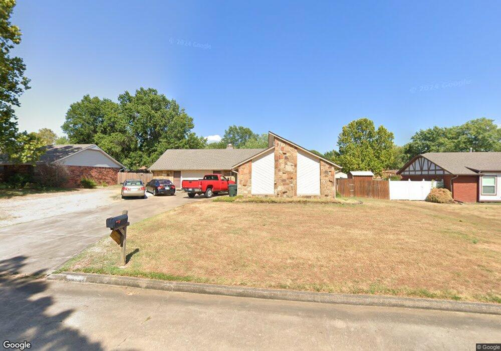 1022 N Miller Dr, Claremore, OK 74017 - photo 1