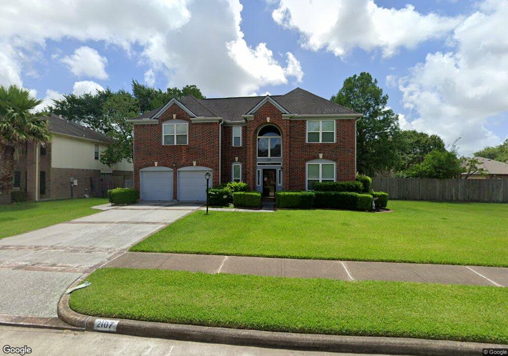 2107 N Mission Cir, Friendswood, TX 77546 - photo 1