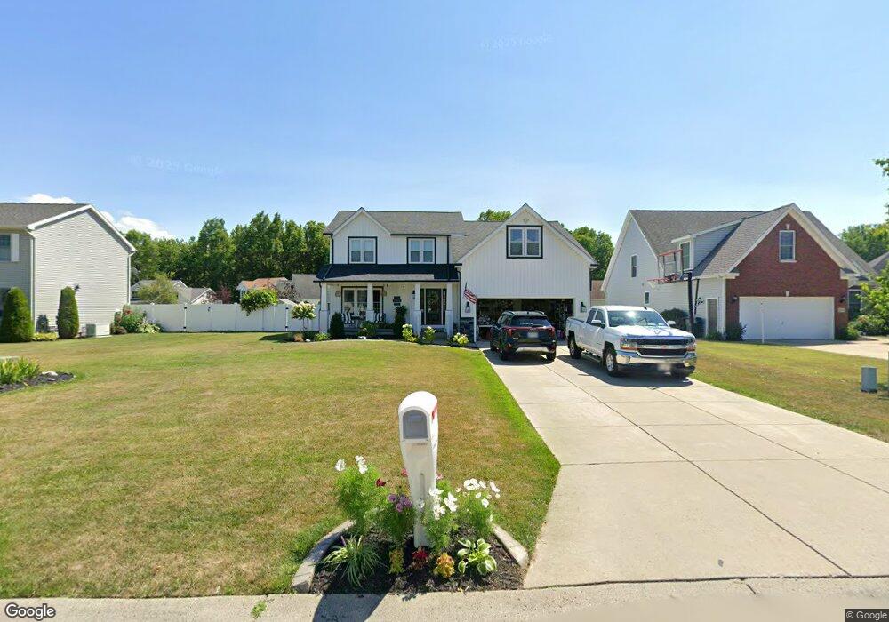 2644 Pinelake Dr, Niagara Falls, NY 14304 - photo 1